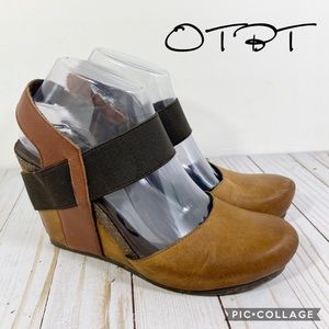 OTBT Brown and Black Wedges
